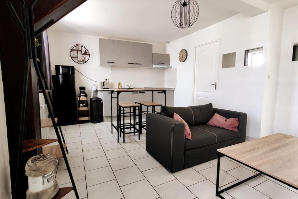 Appartement Style Industriel Au Centre De Douai Exterior foto